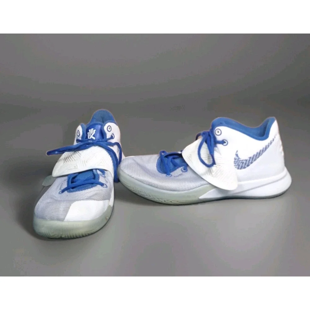 Nike Kyrie Flytrap III 3 White Varsity Royal Blue Size 10.5 EU 44.5 Basketball